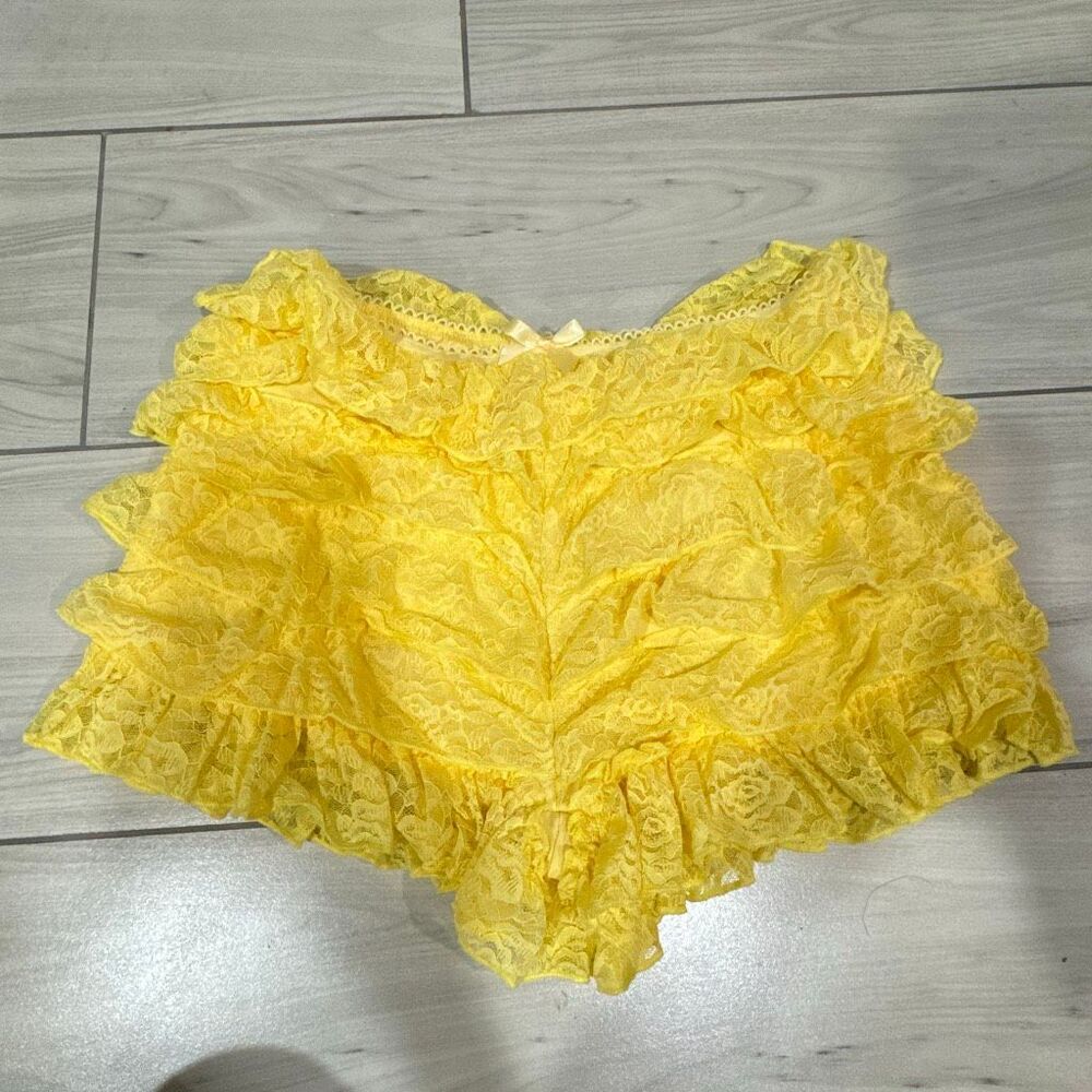 NWOT yellow‎ ruffle lace bloomer shorts size xs